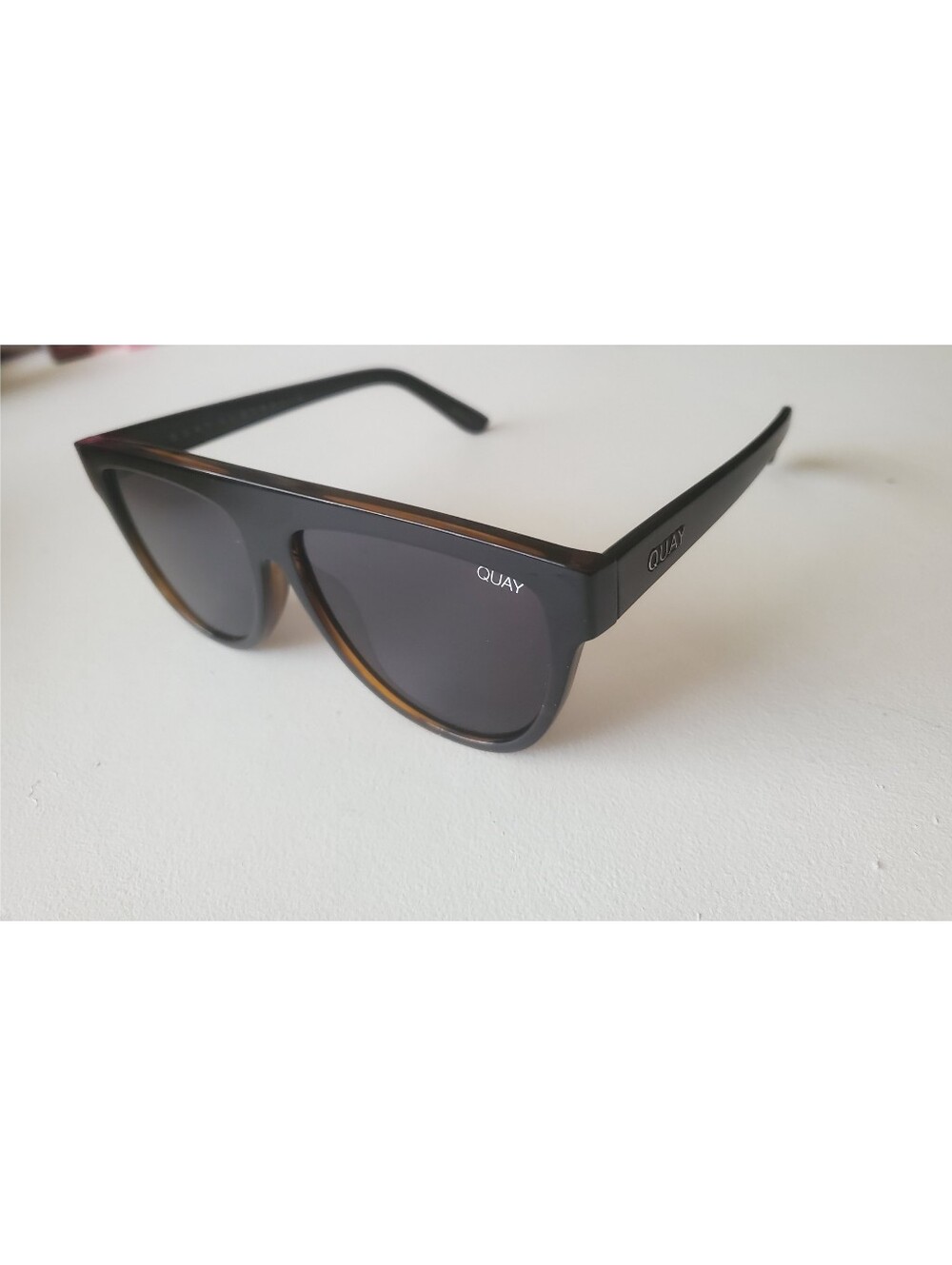 Quay Australia Black and Tortoise Drama By Day Sunglasses - Picture 5 of 6